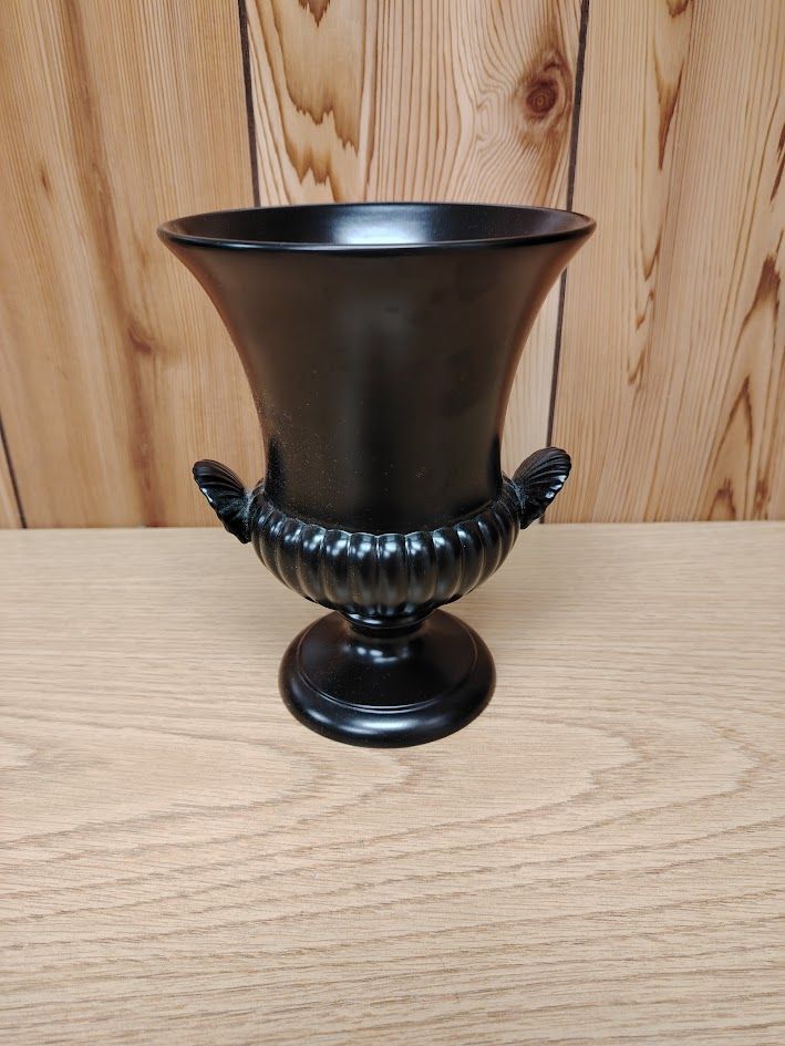 Collection Of 4 Pieces Glass & Pottery Collectables