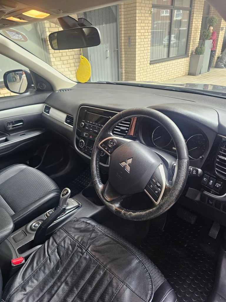 Mitsubishi, OUTLANDER, Estate, 2015, Other, 1998 (cc), 5 doors