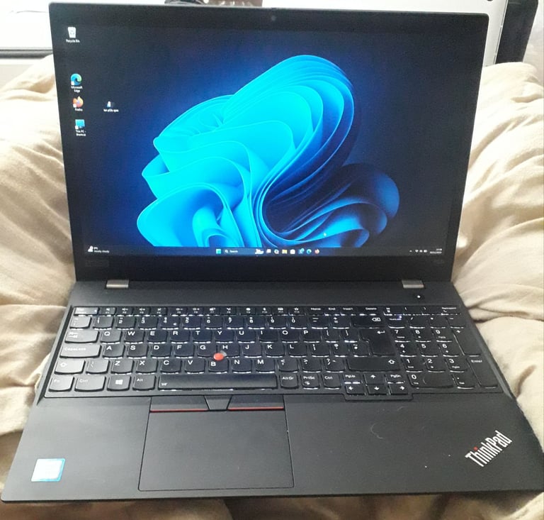 i7 Lenovo ThinkPad Windows 11 Laptop - 15.6 16gb RAM 512gb SSD - FORTNITE Office Uni *FREE DELIVERY*