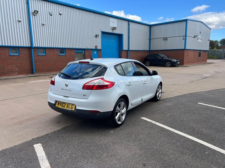 Renault Megane 1.5 dCi Dynamique TomTom Euro 5 (s/s) 5dr Diesel Manual - Image 7