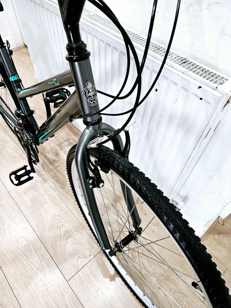 Dawes discovery trail hybrid bike in good condition all fully working 