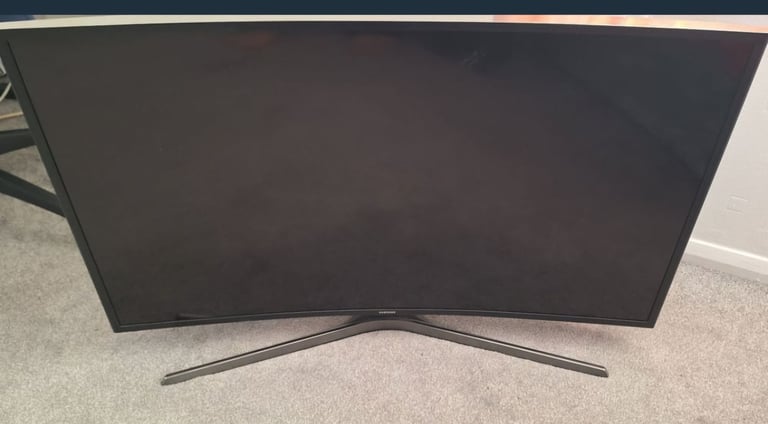Please Read the description 40in Samsung smart curved tv