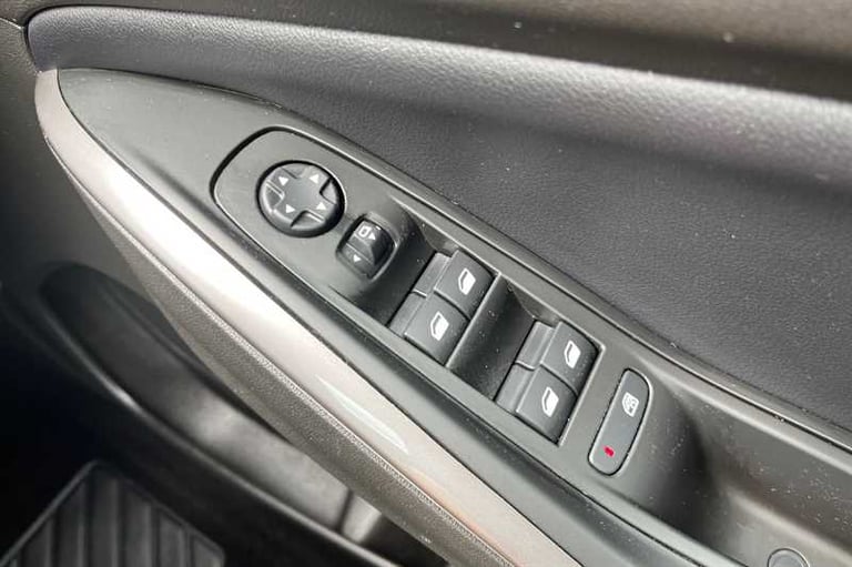 2022 Vauxhall Grandland 1.2 Turbo Ultimate SUV 5dr Petrol Manual Euro 6 (s/s) (130 ps) SUV Petrol...