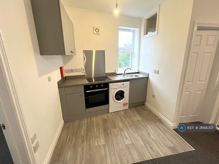 2 bedroom flat in Birkin Street, Bristol, BS2 (2 bed) (#2668301)