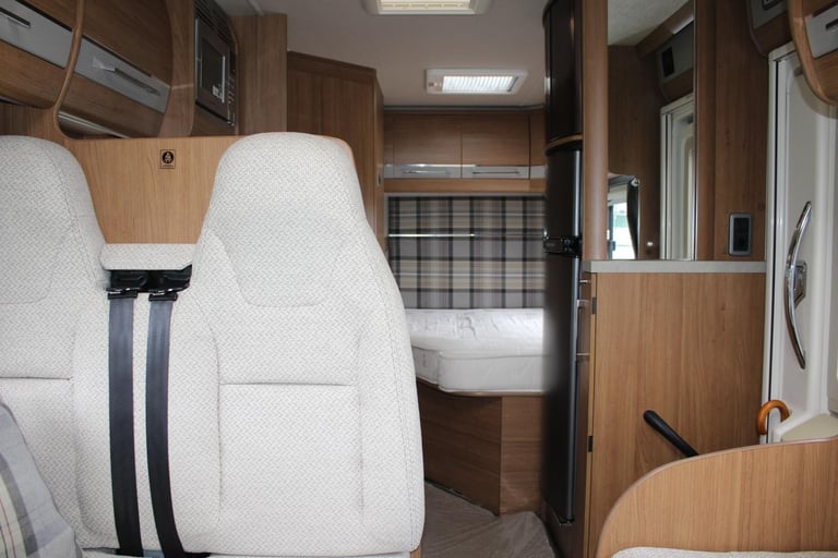 2016 "16" Plate Auto Trail Tracker FB Luxury 6 Berth Motorhome, Fixed Rear Bed