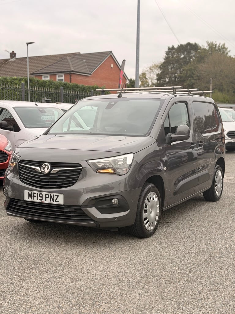 image for 2019 19 VAUXHALL COMBO 1.6 TURBO D SPORTIVE GREY FSH NEW TIMING BELT EURO 6