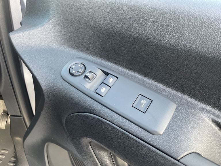  Vauxhall Combo 1.5 Turbo D 2300 Pro Xl Panel Van 6dr Diesel Manual Lwb Euro 6