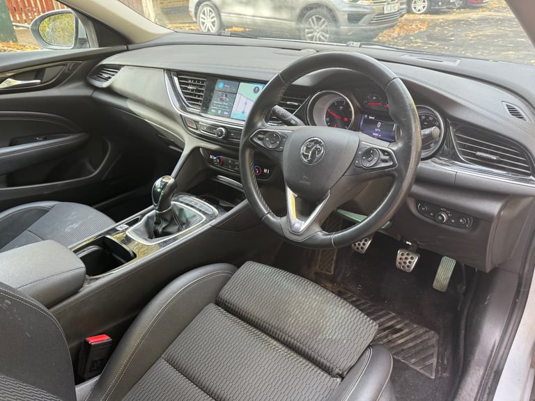 2017 Vauxhall Insignia 1.6 Turbo D ecoTec [136] SRi Nav 5dr HATCHBACK Diesel Manual