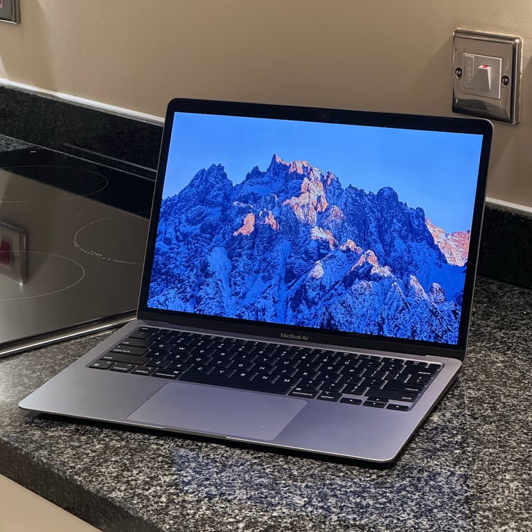 Apple MacBook Air M1 8GB Office FCPX付（Macbook air m1 for Sale 