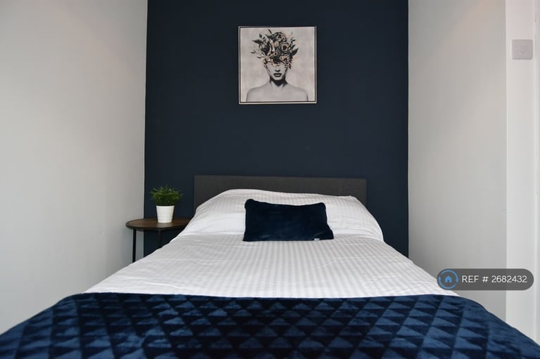 6 bedroom house in Haycombe Drive, Bath, BA2 (6 bed) (#2682432)