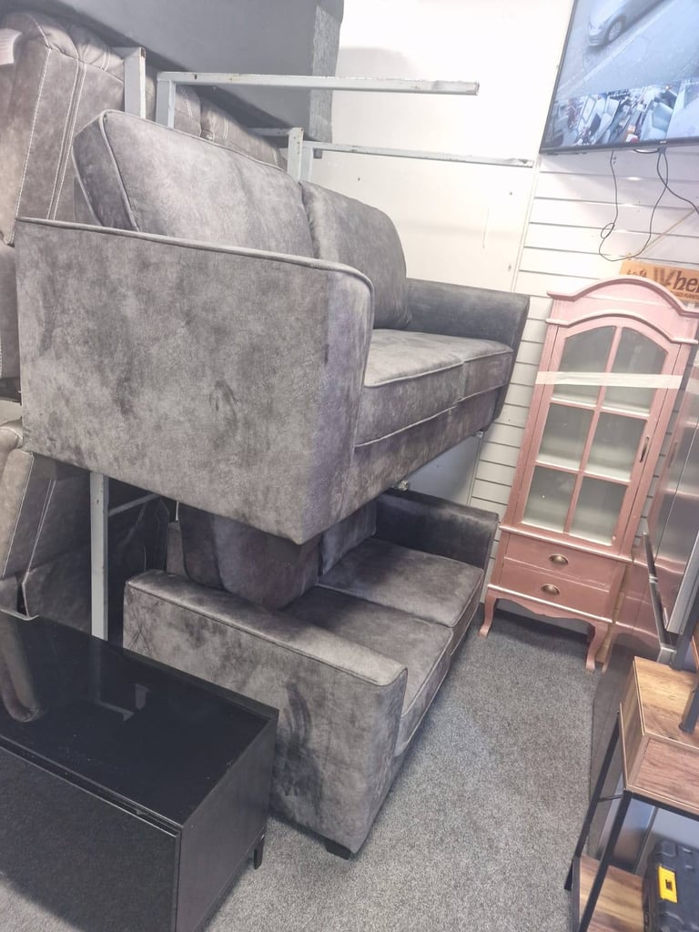 3 and 2 seater sofa      R £650 the set