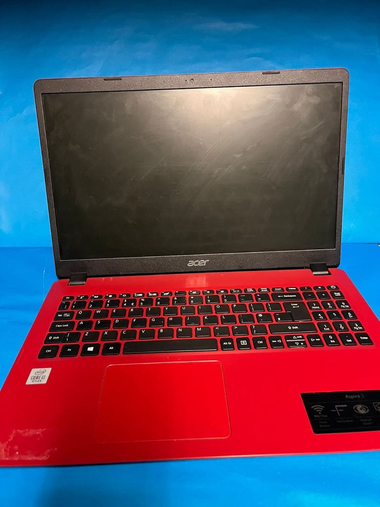 [BROKEN selling for spares and repairs] black and red Acer laptop 