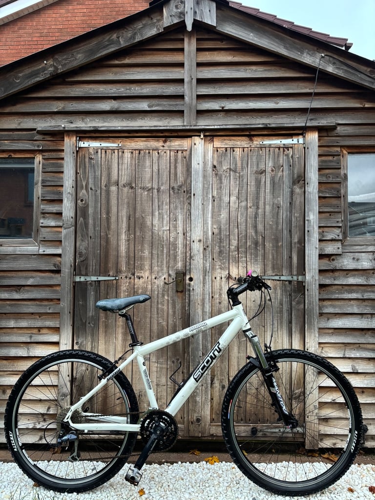 Ladies Lightweight SCOTT Aluminium Mountain Bike (Great Condition)