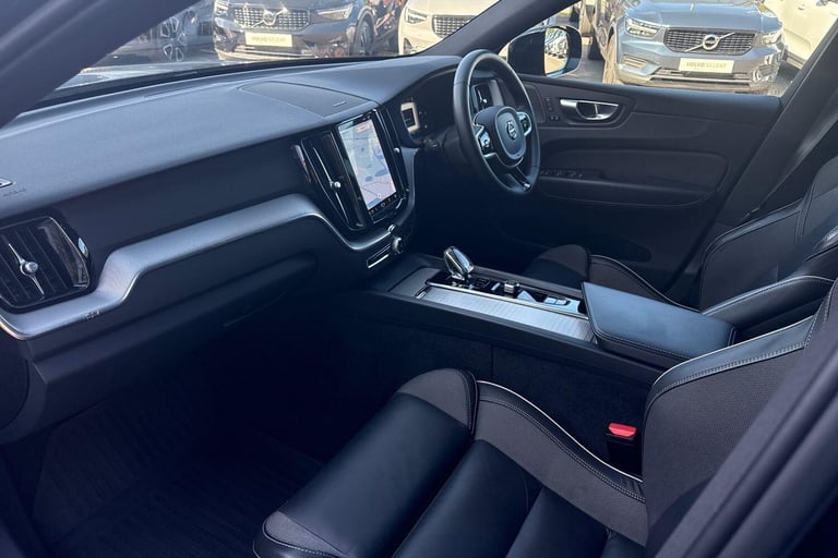 2022 Volvo XC60 2.0 B5 MHEV Plus SUV 5dr Petrol Hybrid Auto AWD Euro 6 (s/s) (250 ps) ESTATE Petr...