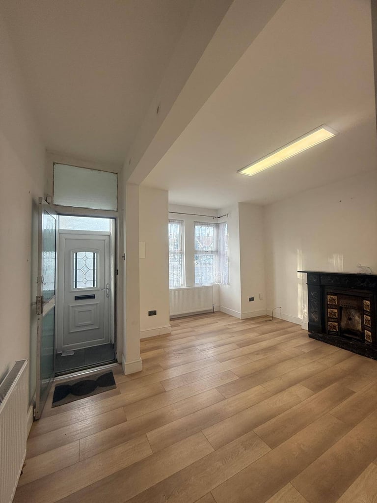 HMO licensed property for 5 under the borough of Hounslow 