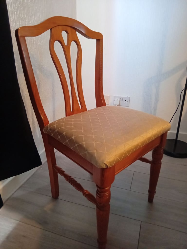 Wooden Dining Table with Chairs (Floor Lamp can be included)