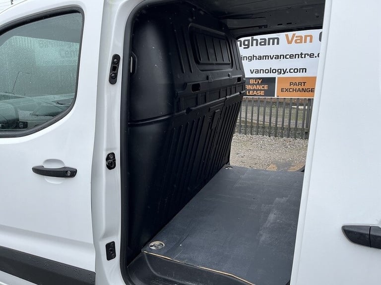 2022 Vauxhall Combo Turbo D 2300 Dynamic Panel Van Diesel Manual