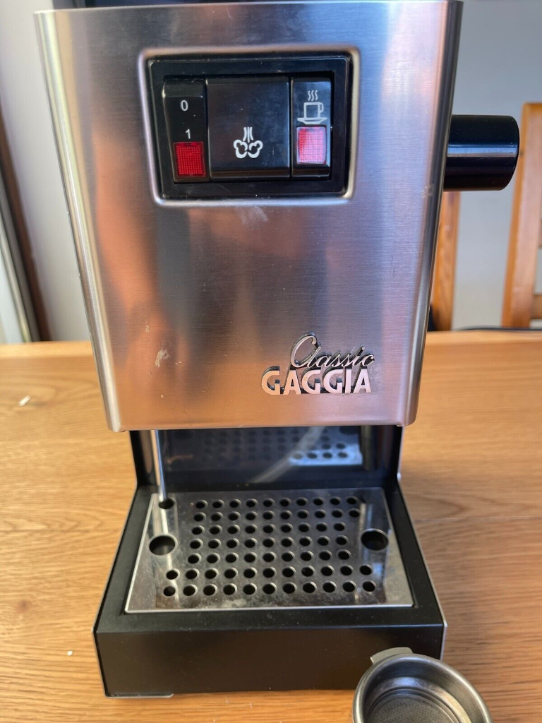 Gaggia Classic coffee machine with accessories. in Tenbury Wells
