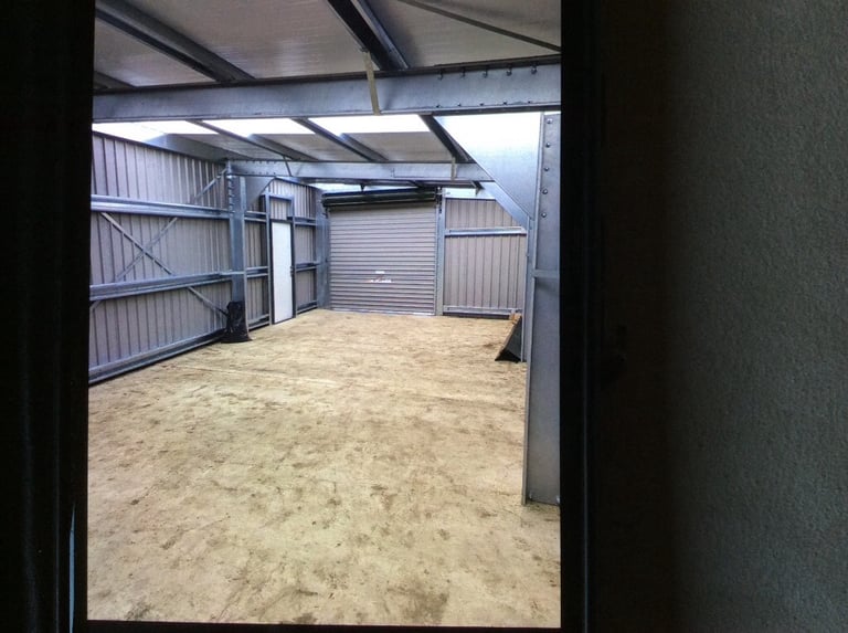 Industrial unit to let  