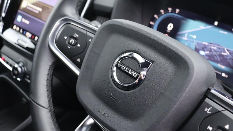 2025 Volvo XC40 B4 (P) Ultra Dark (Sunroof, Pilot Assist, 21' Alloys, BLIS) ESTATE Petrol/Electri...