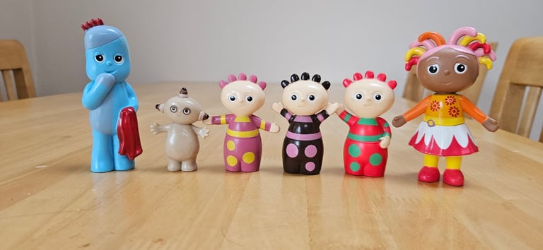 6 In the Night Garden figures