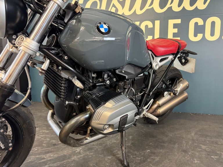 BMW R NINET PURE WITH AKRAPOVIC