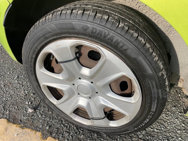 FORD FIESTA 1.4 STYLE+ 59 REG GREEN 5 DOOR 12 MONTHS MOT TAX £195 LOW INSURANCE 48+MPG