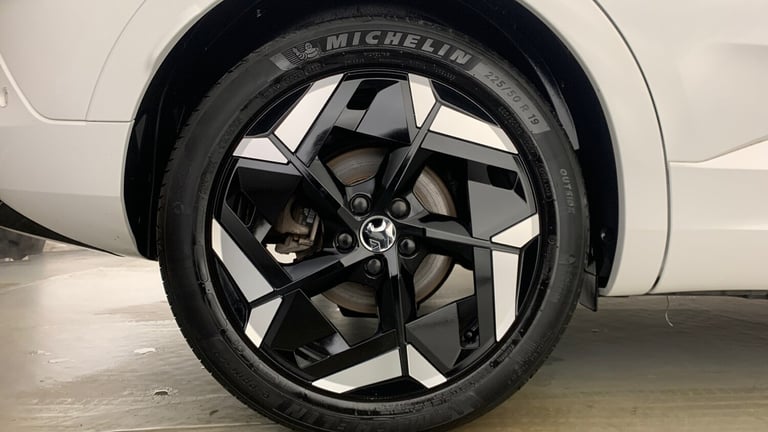 2023 Vauxhall Grandland 1.6 14.2kWh GSe SUV 5dr Petrol Plug-in Hybrid Auto AWD Euro 6 (s/s) (300 ...