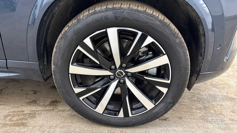 2025 Volvo XC90 Plus, T8 AWD Plug-in hybrid, Electric/Petrol, Dark, 7 Seats ESTATE Petrol/Electri...