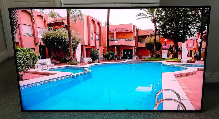 65" GVISION WALL MOUNT FULL HD SCREEN SLIM LED+FIRESTICK LOADS OF APPS RC NEW WALL BRACKETS
