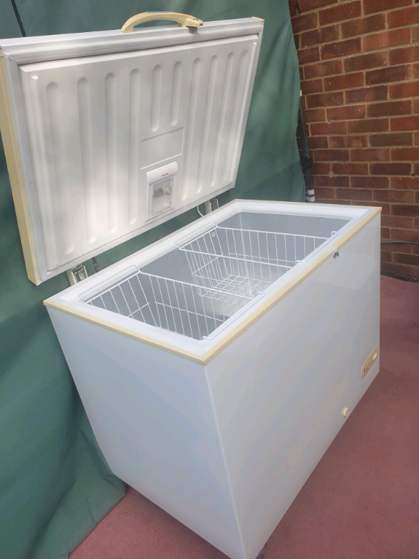 Large chest freezer for Sale | Freezers | Gumtree