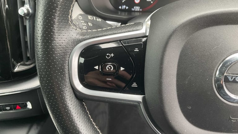2017 Volvo XC60 2.0 D4 R DESIGN 5dr AWD Estate Diesel Manual