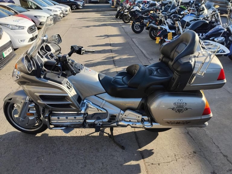 2002 02 HONDA GL 1800 A-2 GOLDWING LUXURY CRUISER TOURING TOURER GOLD WING