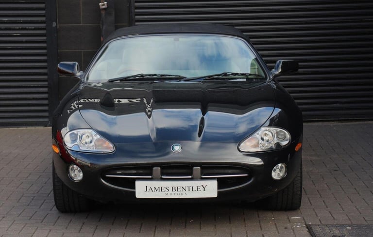 JAGUAR XK8 4.0 2dr 2001