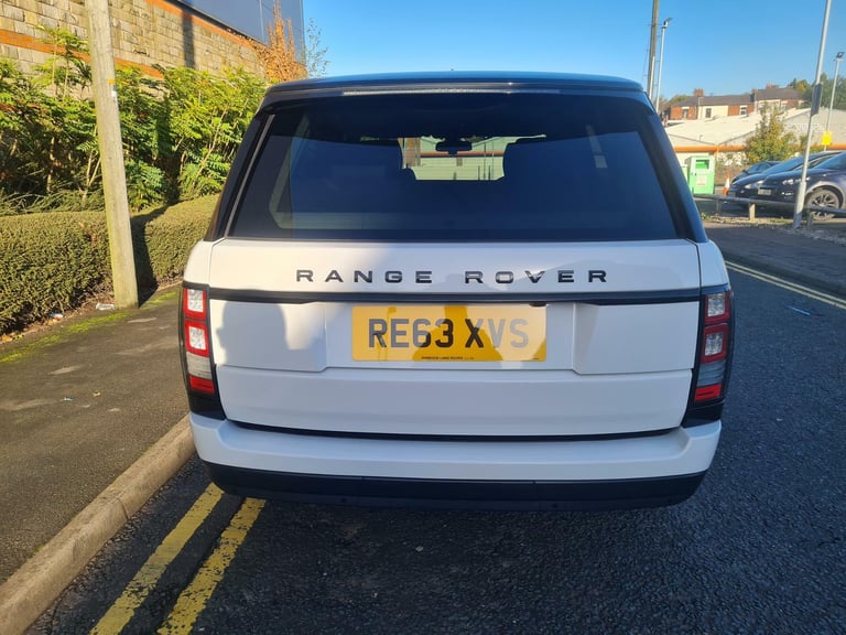 Land Rover Range Rover vogue SE AUTO 3.0 TDV6 Black pack FSH WITH LAND ROVER 