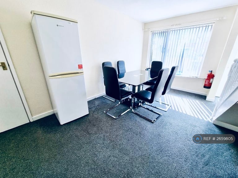 6 bedroom house in St. Helens Road, Leamington Spa, CV31 (6 bed) (#2659805)