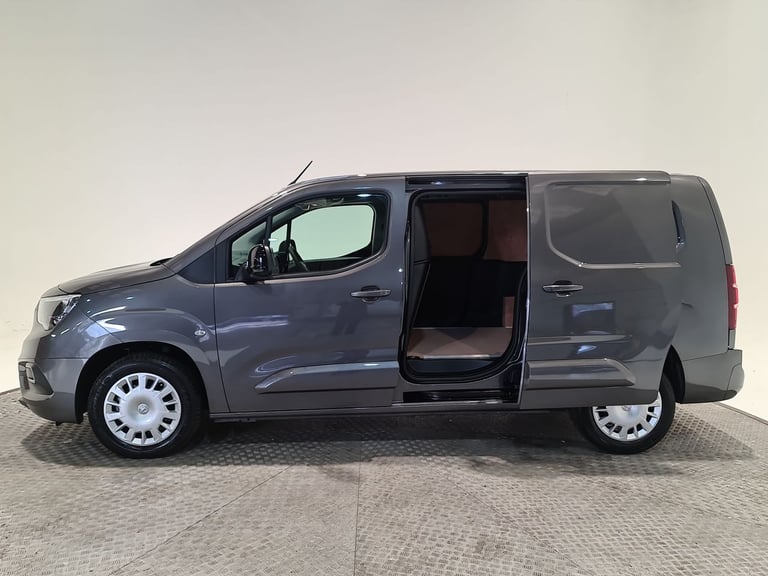 2024 Vauxhall Combo 1.5 TURBO D 2300 PRO P/V L2 H1 100 BHP LWB Panel Van Diesel Manual