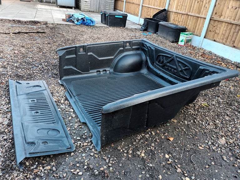 Mitsubishi L200 2013 truck over bed liner