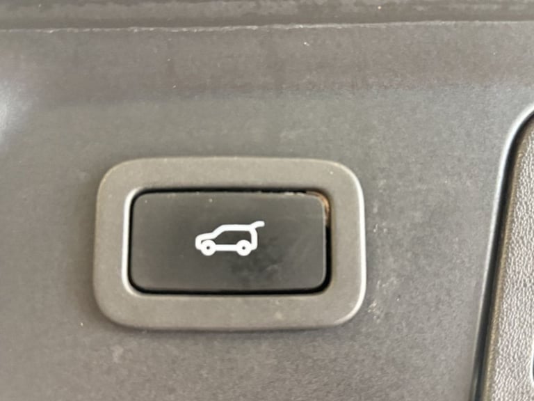 2018 Land Rover Range Rover Velar 2.0 D240 R-Dynamic HSE SUV 5dr Diesel Auto 4WD Euro 6 (s/s) (24...