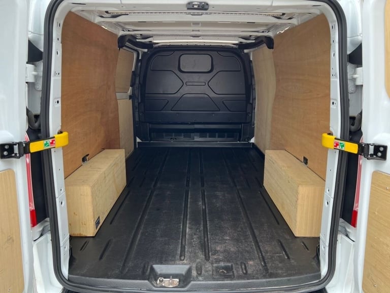 2023 Ford Transit Custom 2.0 300 EcoBlue Limited Panel Van 5dr Diesel Manual L2 H1 Euro 6 (s/s) (...
