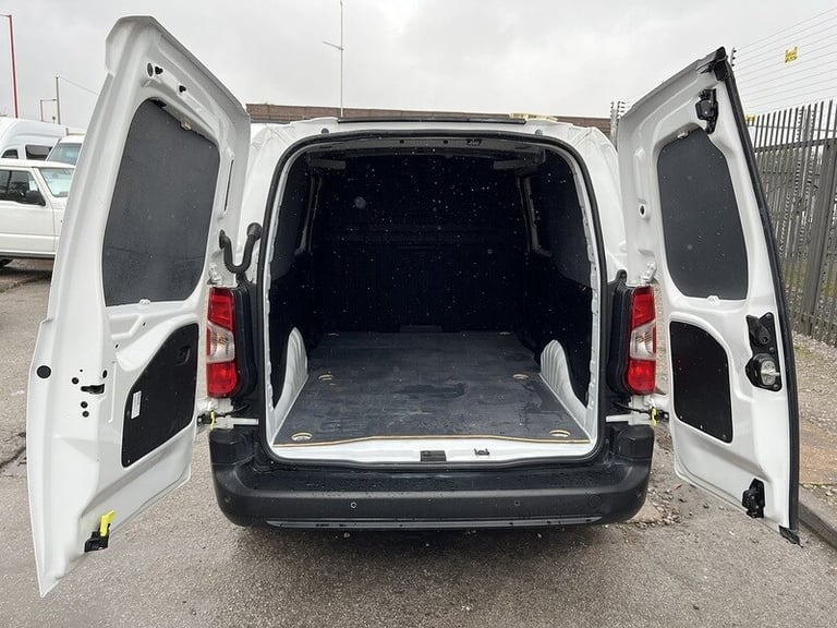 2022 Vauxhall Combo Turbo D 2300 Dynamic Panel Van Diesel Manual