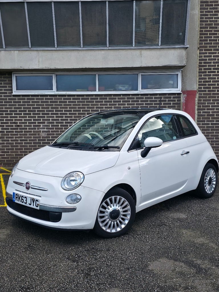 2014 Fiat 500 Automatic Twinair, 11 Serv stmps, New mot with no advisories, Ulez, Bluetooth