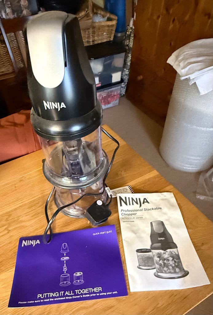 image for NINJA PROFESSIONAL CHOPPER FOOD PROCESSOR WITH 2 STACKABLE BOWLS, BLACK, (200W NJ1002UK)