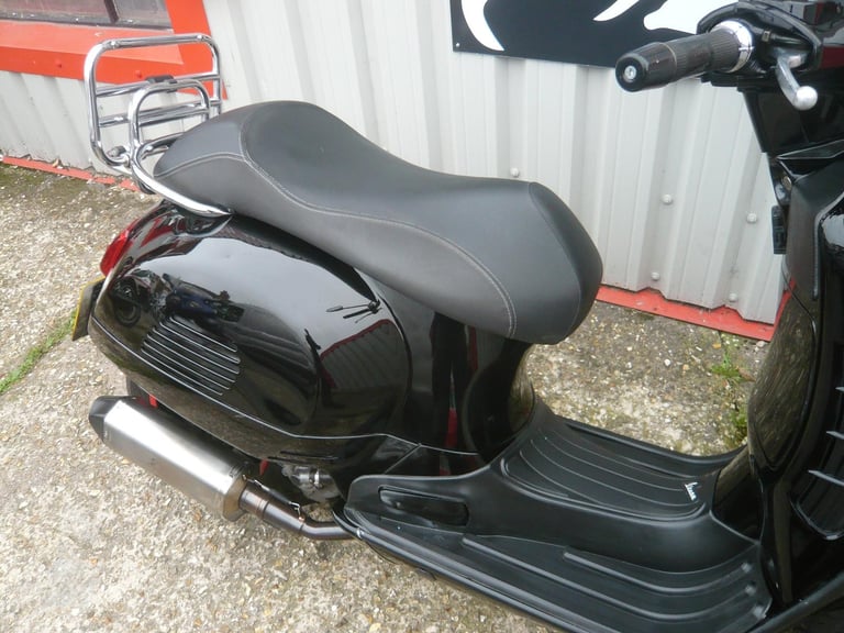 Piaggio Vespa GTS 125 SUPER 2014 LEARNER LEGAL SCOOTER 50 SH N X R RR MAX S WING