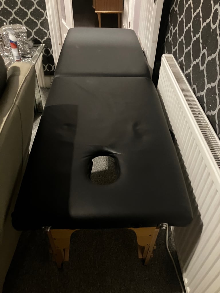 Massage bed / table like new can deliver for a small charge
