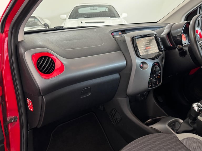 2019 Toyota AYGO 1.0 VVT-i x-play Euro 6 5dr HATCHBACK Petrol Manual