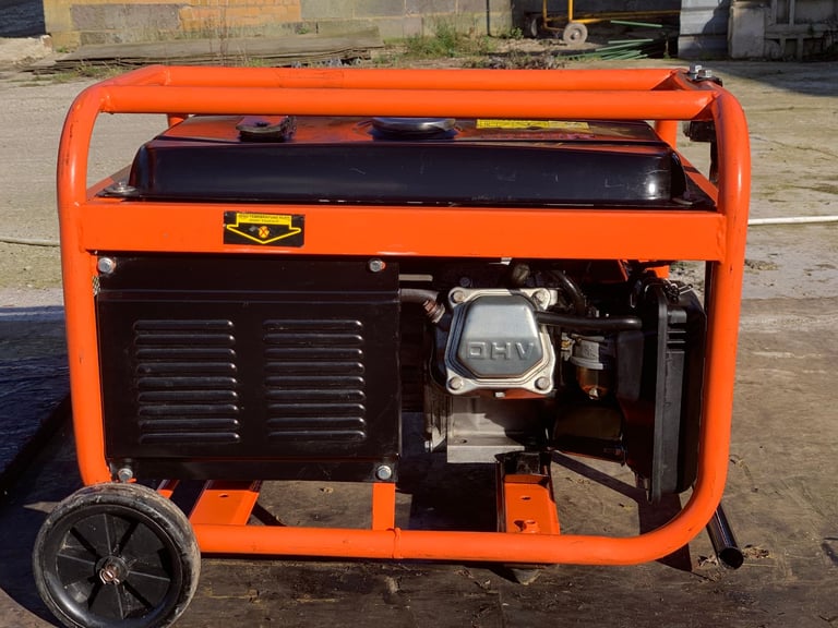 Petrol Generator, 2500w 2000w Constant, 230volt and 12volt Only, 2 Sockets, Fully Working.