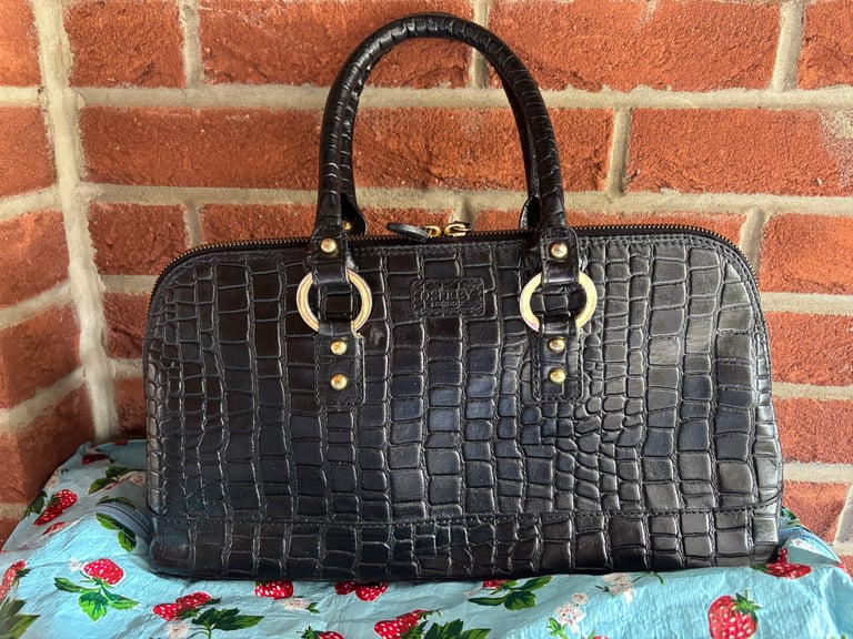 image for Osprey leather handbag