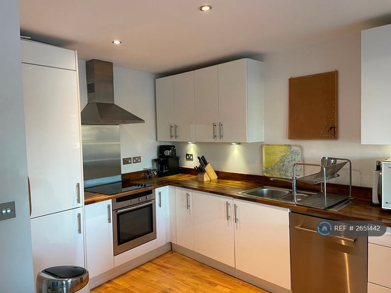 image for 2 bedroom flat in Alscot Road, London, SE1 (2 bed) (#2651442)