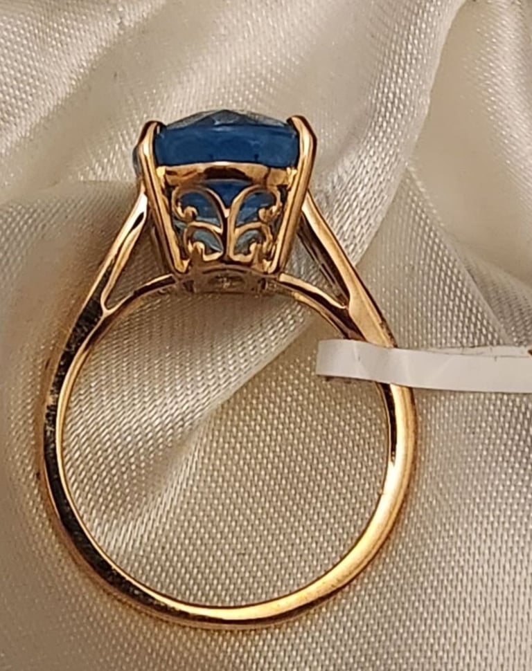 9ct gold Marambiai Topaz diamond ring Size N brand new 